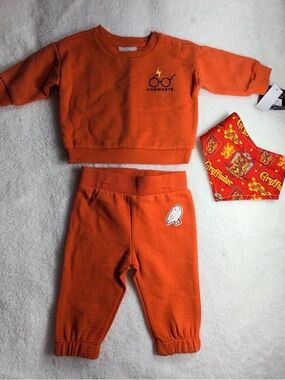 NWT Harry Potter Baby Set 0-3M Gryffindor Sweatshirt Joggers Handmade Bib